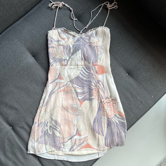 Aritzia Wilfred Fable Coral Floral Pattern Shoulder Tie Strap Mini Dress - Picture 2 of 4